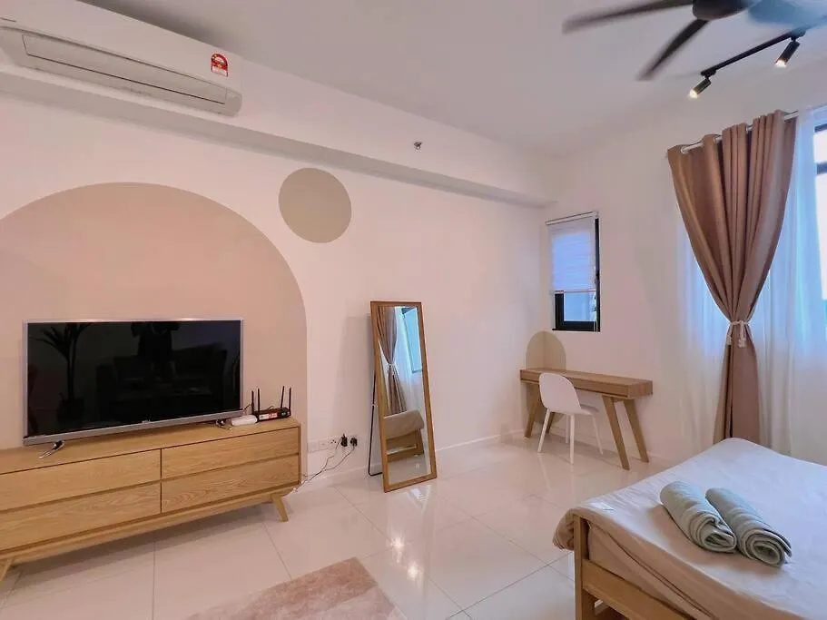 Апартаменты Cozy & Homely Chambers Kl@3 Mins Walking Distance To Lrt & Monorail Куала-Лумпур