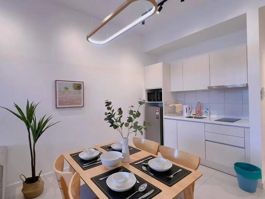 Cozy & Homely Chambers Kl@3 Mins Walking Distance To Lrt & Monorail Куала-Лумпур